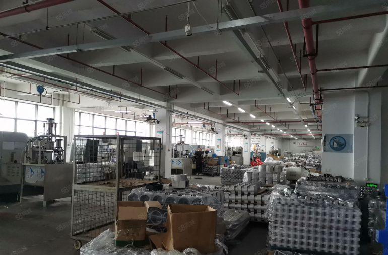 深圳市坪山区原房东3楼3500平米，带装修厂房出租，环境好