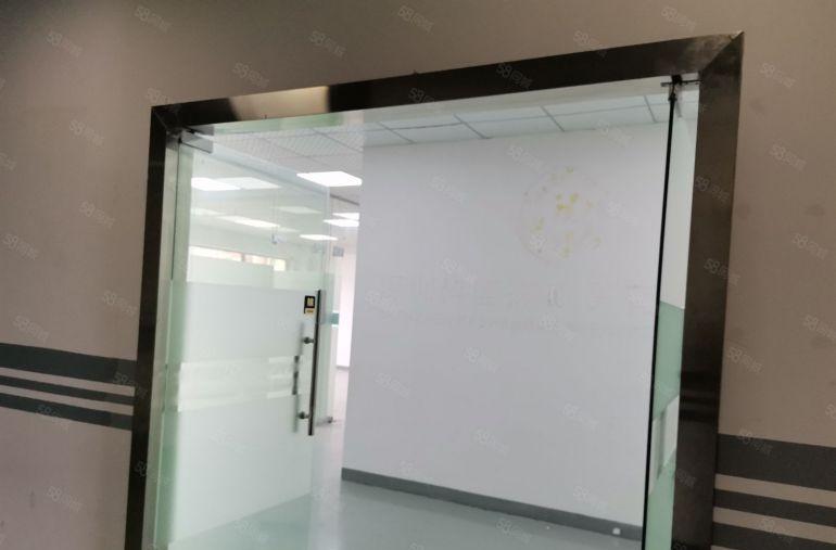 深圳市坪山区原房东680平米带装修厂房出租，有红本，形象好