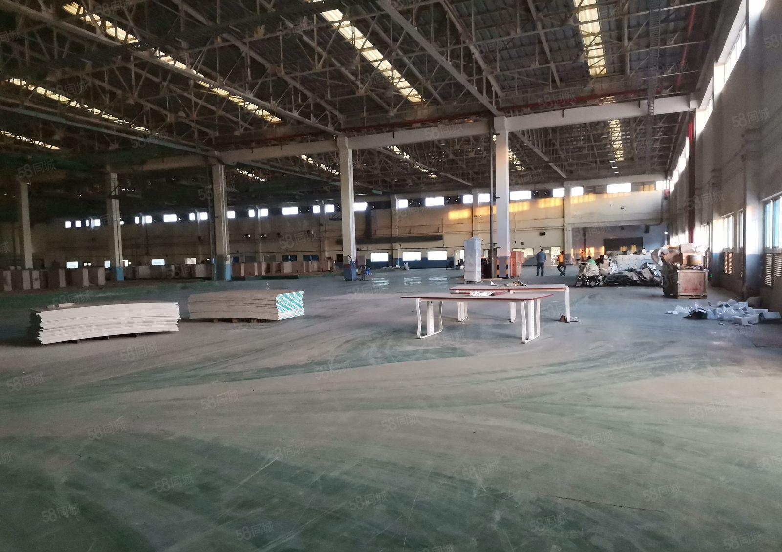 深圳坪山15000平方米仓库出租，层高12米，可以分租