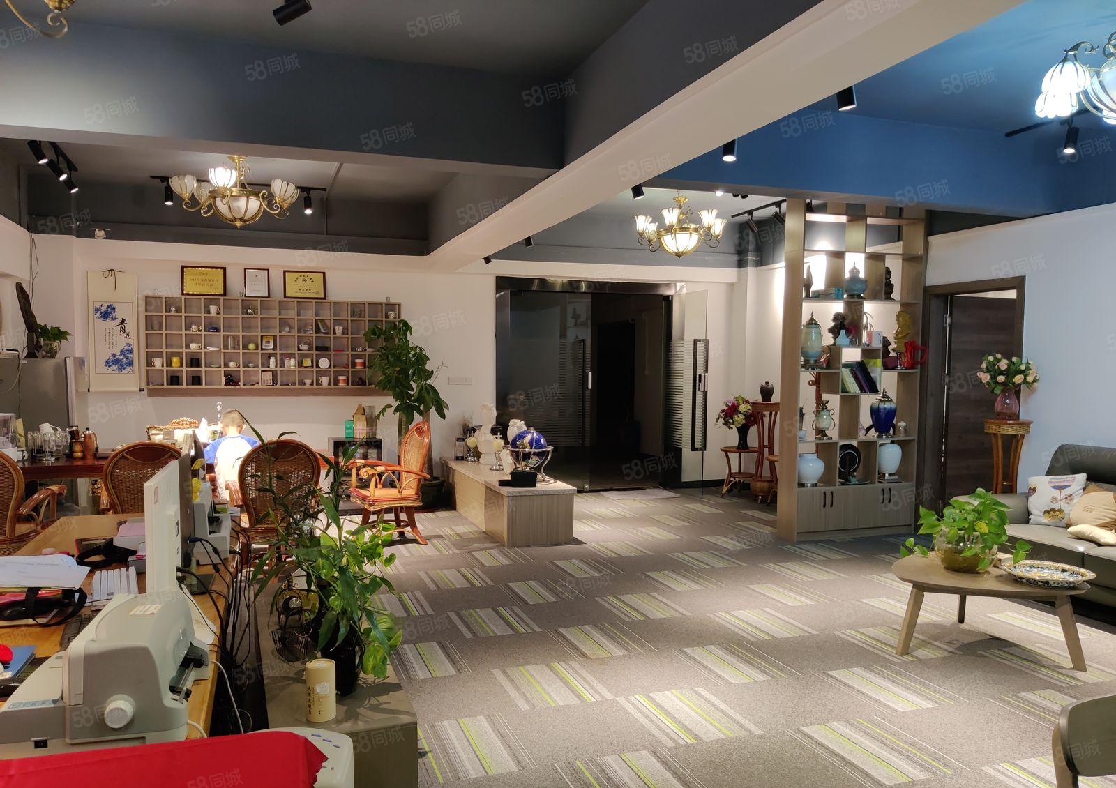 坪山宝山工业区新出1000平厂房现成装修办公室！特价出租