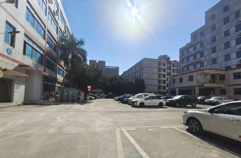 坪山坑梓地铁站附近工业园3楼1000平带装修办公仓库厂房出租