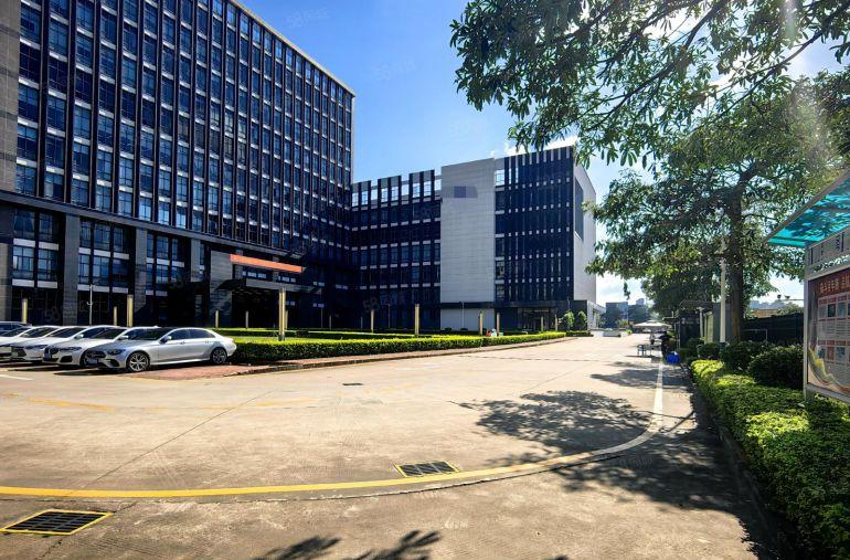 原房东坪山大工业区新空出3楼2000平方带装修办公室厂房出租