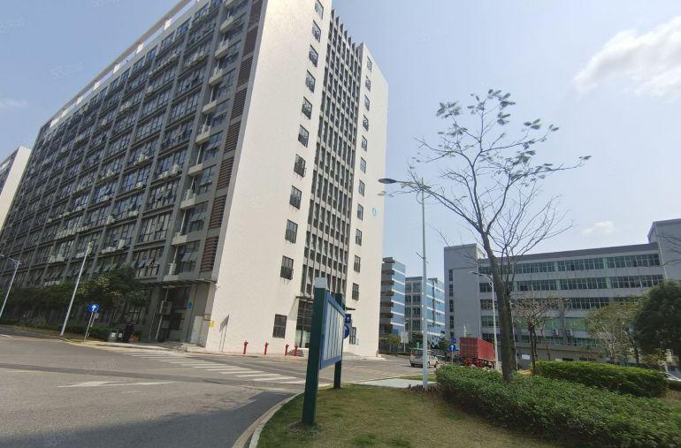 坪山锦龙原房东新出楼上1000平带精装修办公室仓库厂房出租