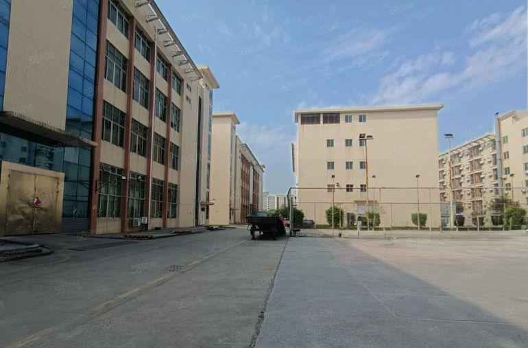 坪山区石井地铁口原房东大型工业园2000平精装修办公厂房出租