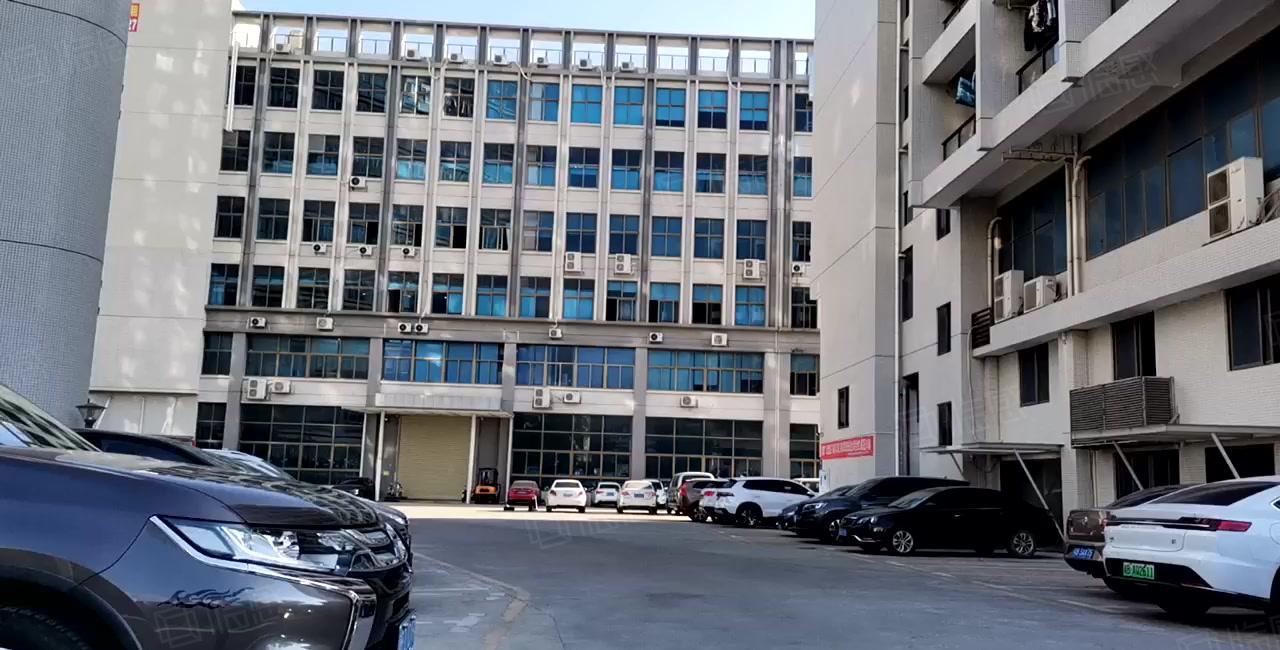 深圳坪山原房东红本厂房出租3楼整层1500平方米，形象好