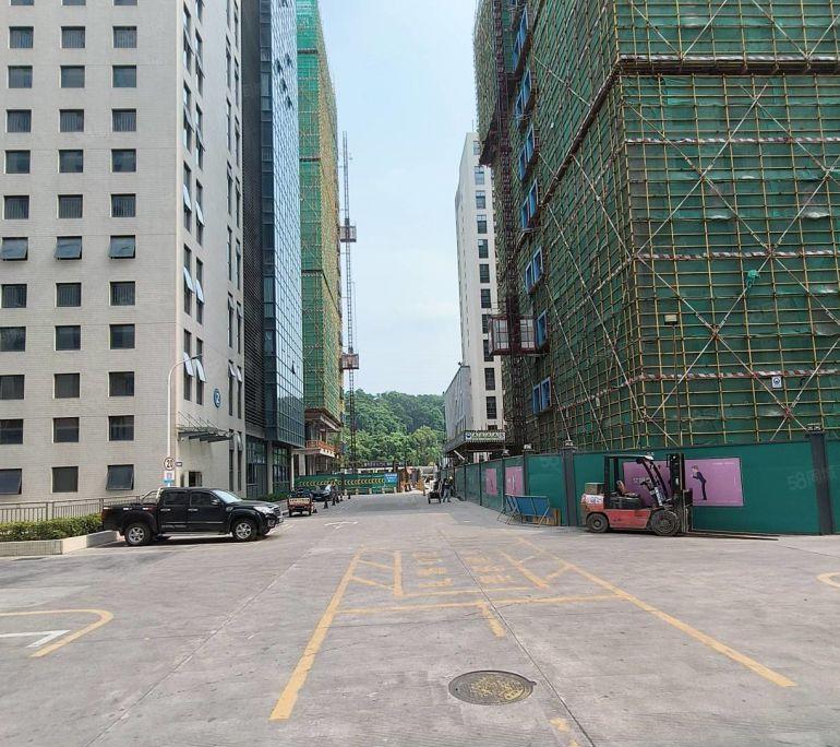 坪山坑梓大工业区一二楼2000平厂房大小可分租一楼6米