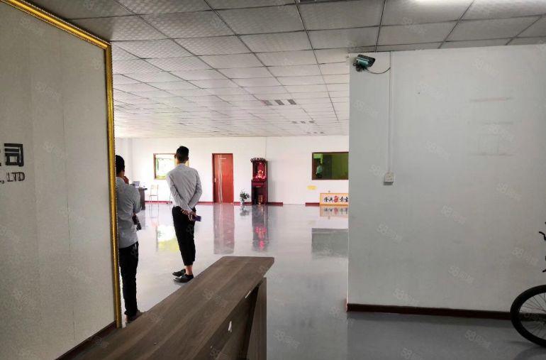 坪山大工业区新出楼上600平现成装修办公室仓库厂房出租