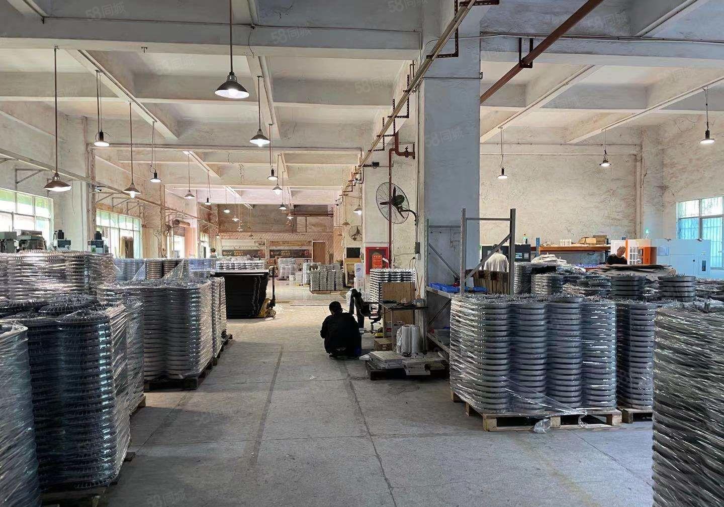 坪山大工业区地铁口原房东红本厂房出租15层可分租实际面积租