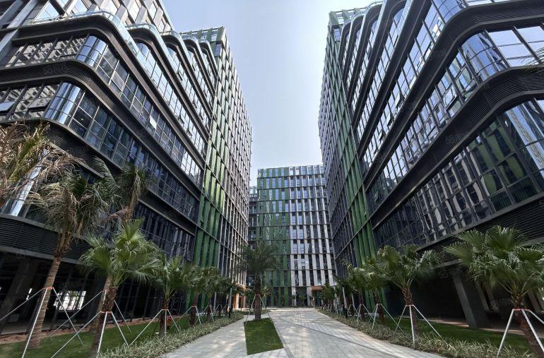 深圳坪山生物医疗产业园 单层面积1600平起租 红本厂房出租