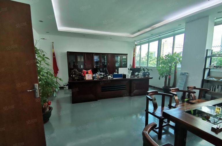 坪山坑梓地铁口工业园原房东红本2楼500平方精装修厂房可分租