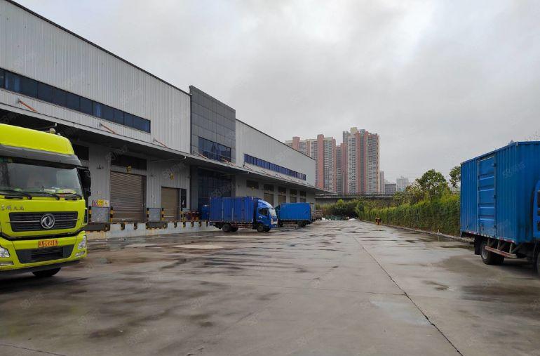 深圳市坪山区2500平方米单一层厂房出租，高度9米，空地大