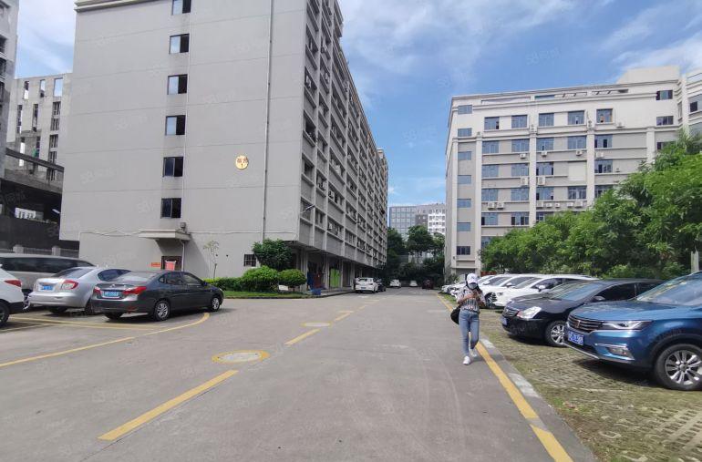 坪山大工业区一楼和二楼各800平米厂房仓库办公室出租可分租