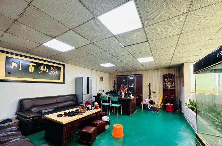 16元坪山地铁口附近500平整层精装修厂房出租