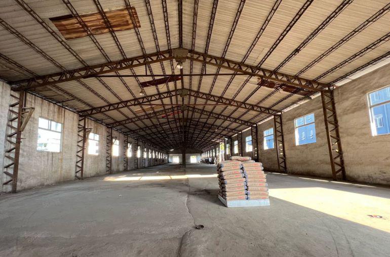 深圳坪山工业园标准厂房2000平出租大小可分租适合汽车4S店