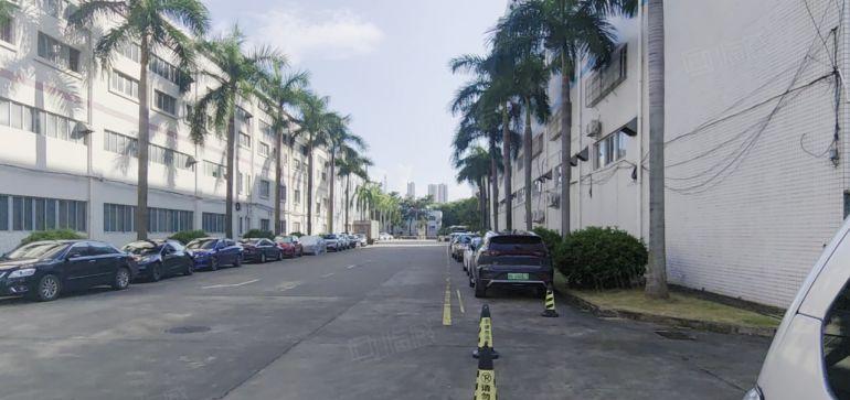 坪山大工业区原房东红本厂房一楼2000平方层高6米大小可分租