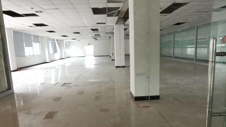 深圳坪山1600平方现成装修车间红本厂房出租周末配套成熟