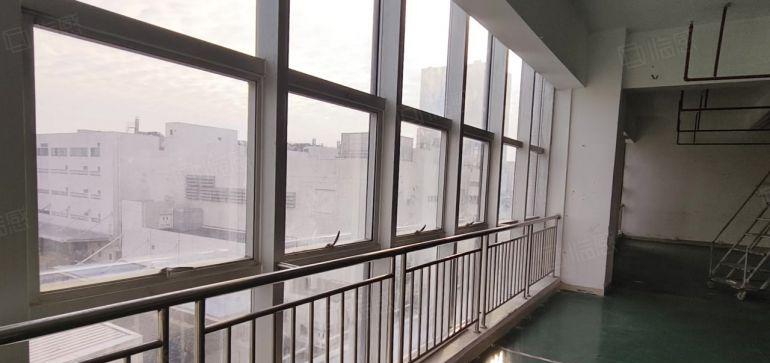 坪山大工业区新出楼上厂房 1000平可分租装修已隔好看视频