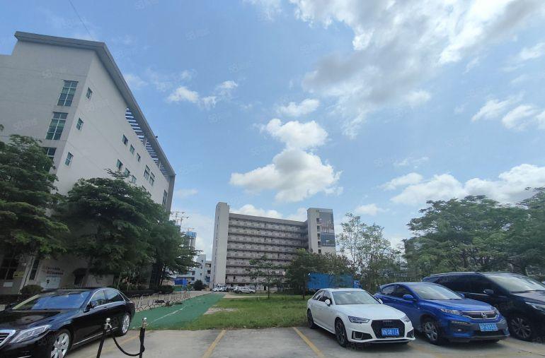 坪山大工业区2300平精装修厂房低价出租仓库可分租空地大