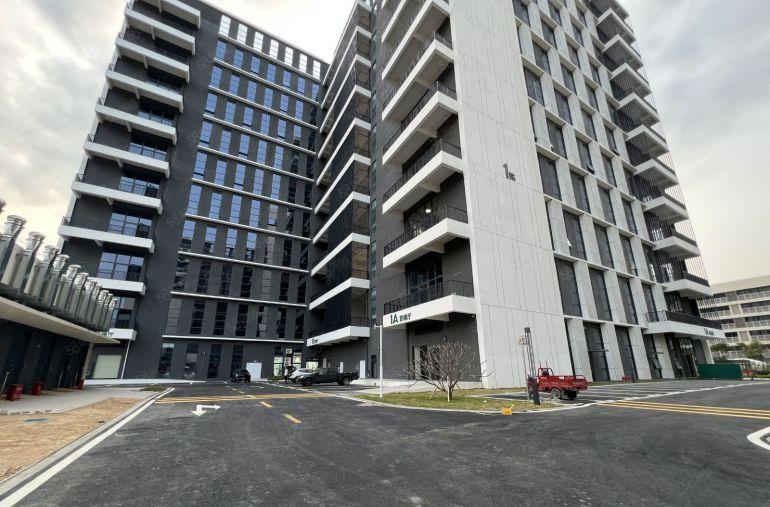 补贴40元坪山全新厂房整层1680平方出租带废水排污处理系统