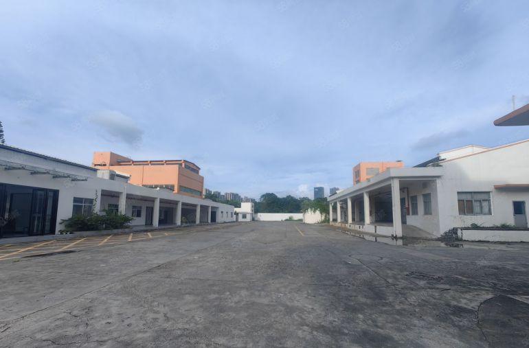 坪山六和城地铁站独院5000平方，院子大，500平方起租