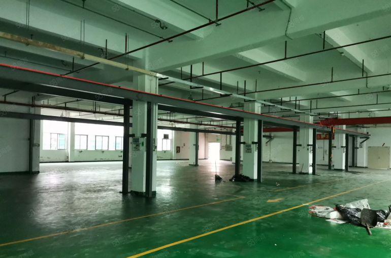 深圳市坪山区一楼1170平米，厂房出租，带行车，层高5.5米