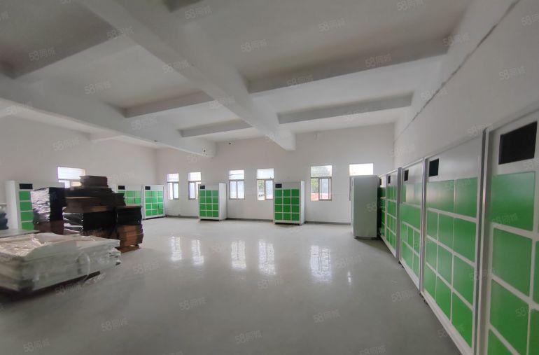 坪山龙田街道精装修300平方标准厂房可做办公室使用独立卫生间