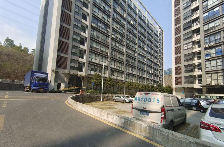 坪山锦龙原房东新出楼上1000平带精装修办公室仓库厂房出租