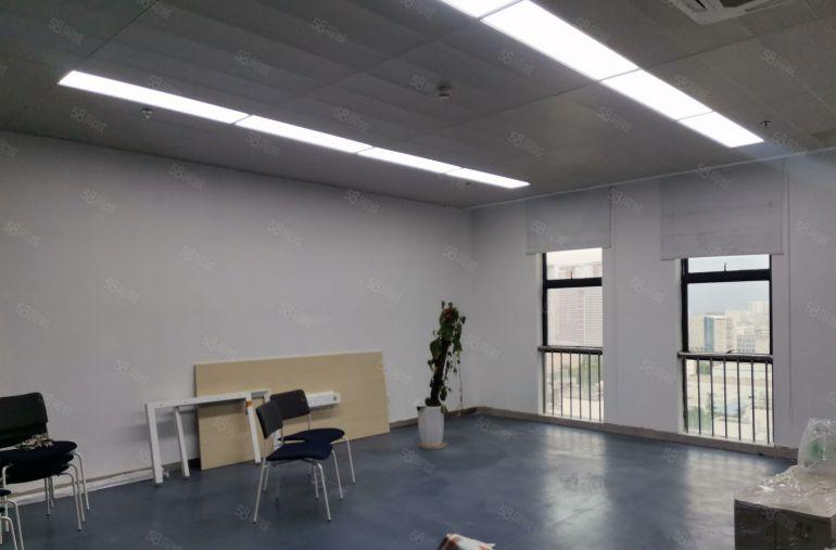 深圳市坪山区，原房东带装修520平方米厂房出租，有红本房产证