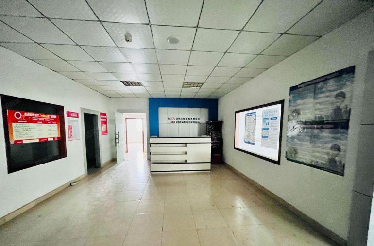 深圳坪山1200平原房东带精装修办公室厂房出租有喷淋3吨电梯