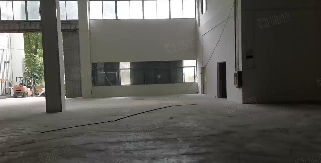 深圳坪山特种厂房10000平方层高10米带5吨航车带装修办公