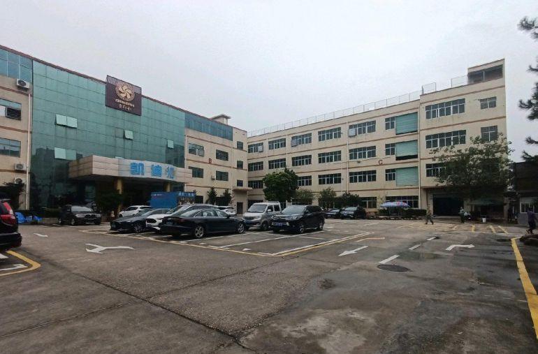 园区形象，停车位充足，离高速近