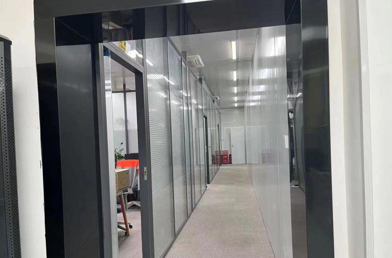 出租！位置新桥万丰98工业城1650平价格便宜厂房办公室