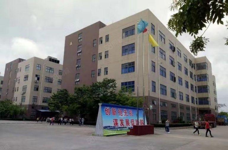 平湖靠近凤岗无尘车间2500平方出租全新装修无转让费可分租