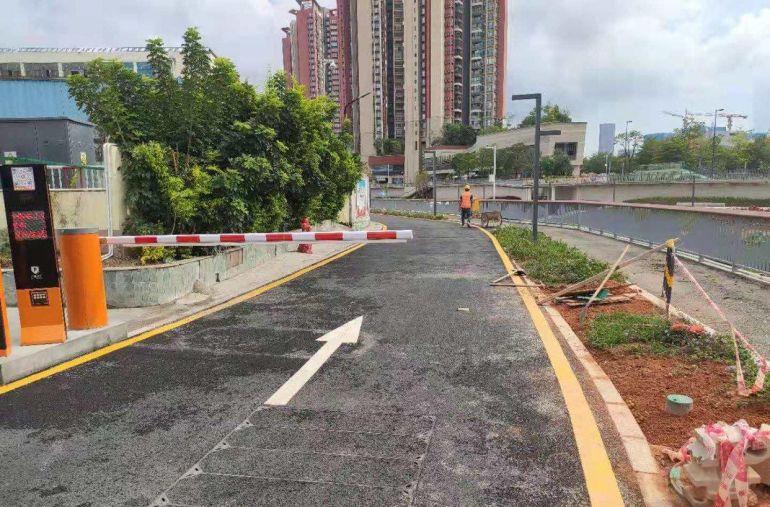 双货梯，6楼，地铁口800米，高速出口2公里