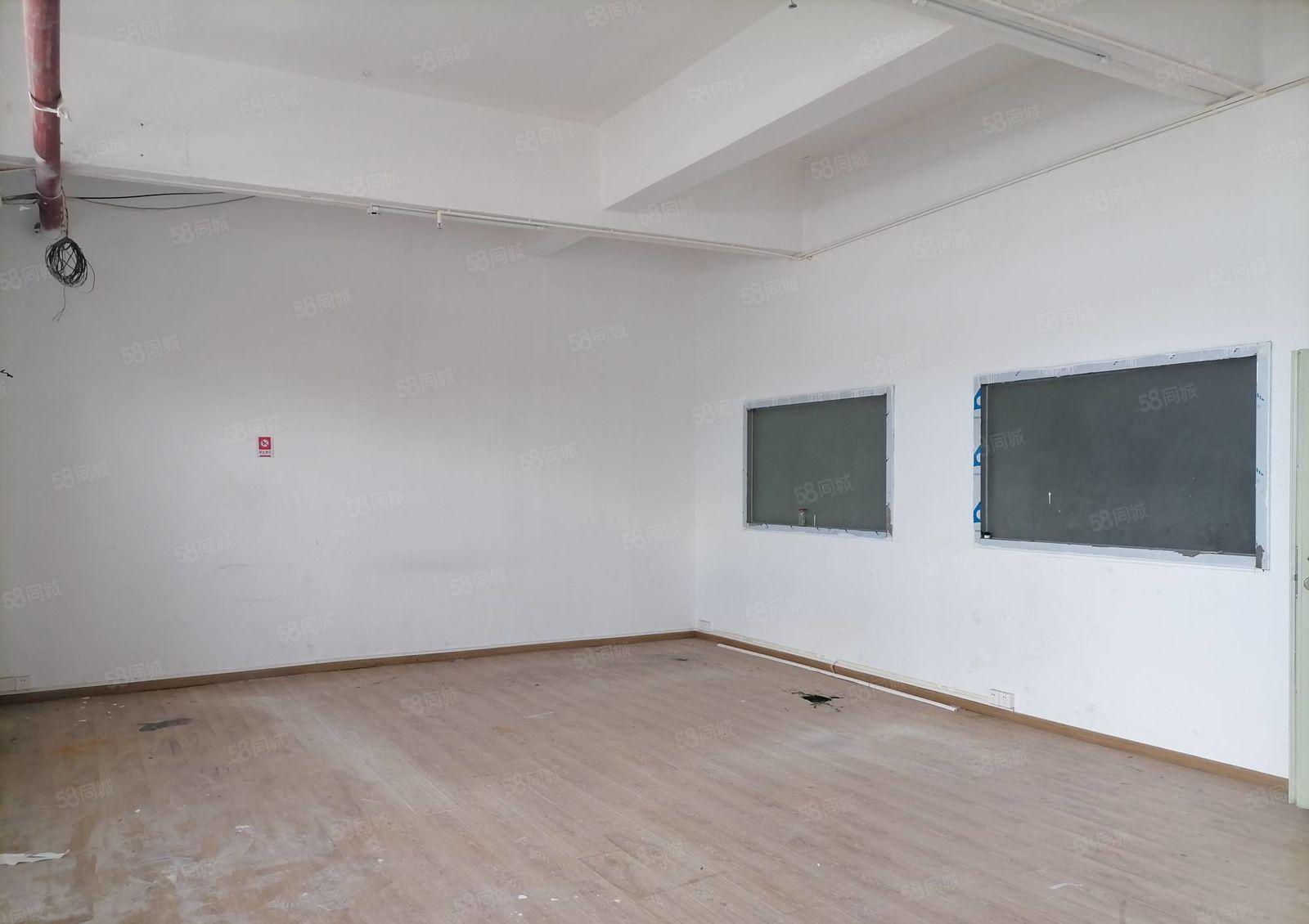 物业直租南山300平物流仓库，适合递物流，配送，食品饮品批发