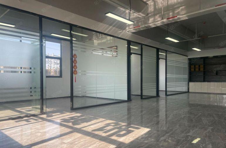 南山西丽留仙洞地铁口精装修645平可分租办公仓库可做电商科技