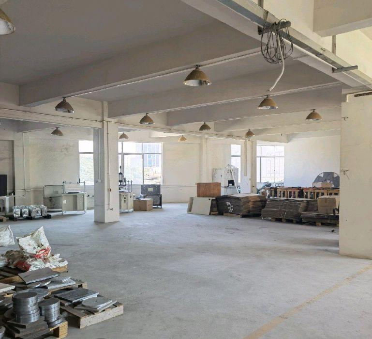 厂房为分租，合同还有三年。