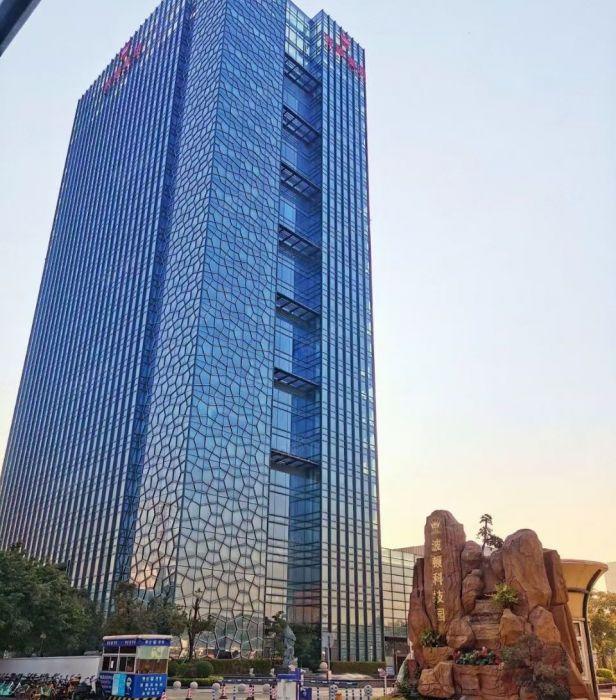 西丽茶光地铁口精装180平方办公室出租，使用率高，车位充足