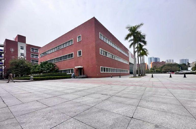 东莞塘厦临深圳观澜原房东红本无公摊低价厂房出租600平起分