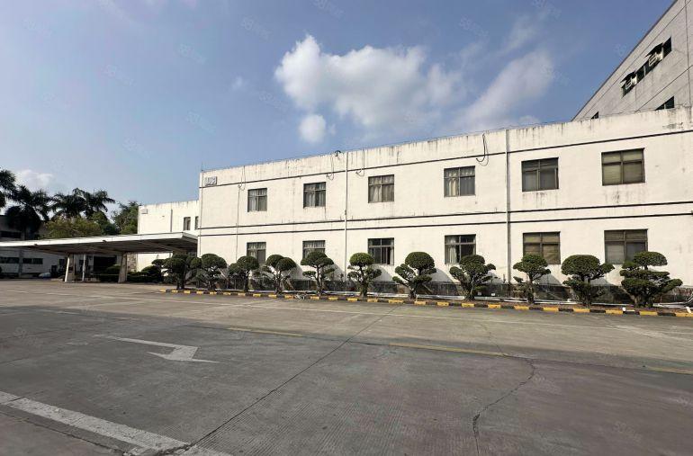 松山湖房东独院出租红本实际面积7万平可分租一楼8米带航车