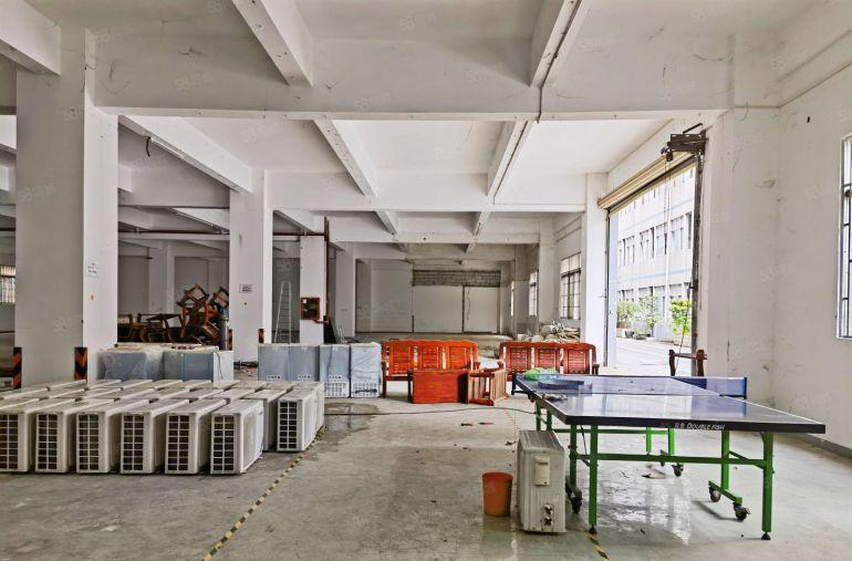 留仙洞1350平一楼厂房 适合加工维修 租金52元一手房东租