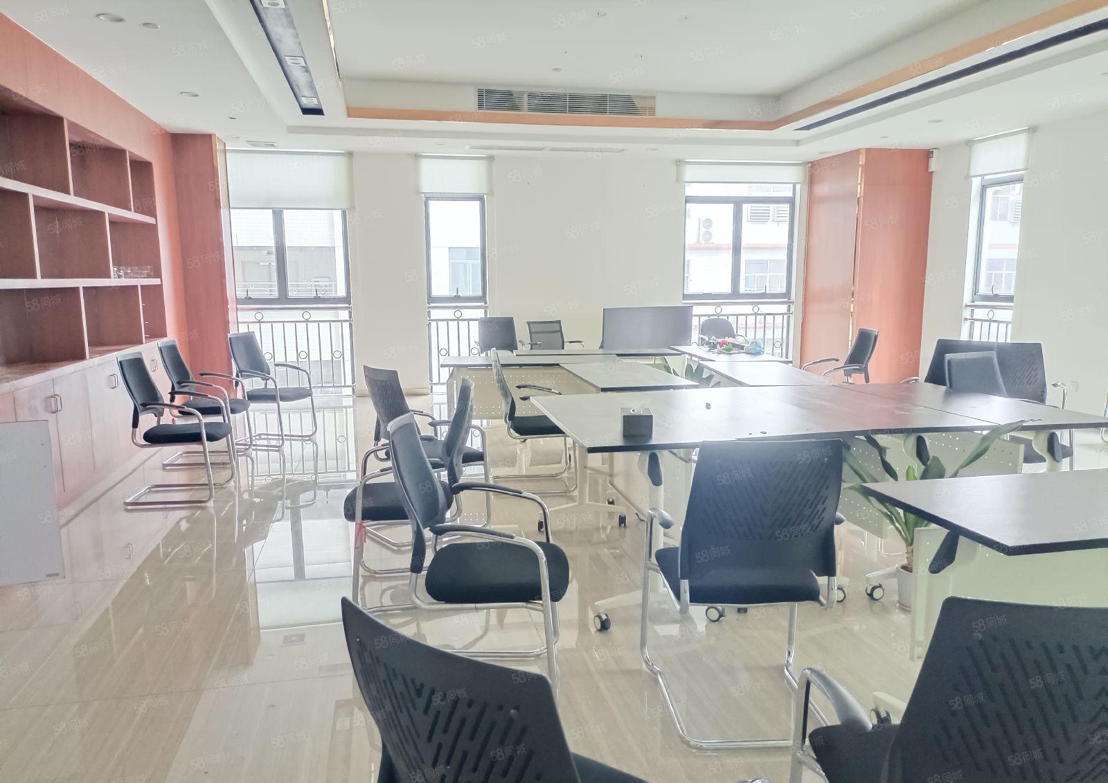 龙华大浪红本厂房3000平出租，带豪华装修大小分租，超大空地