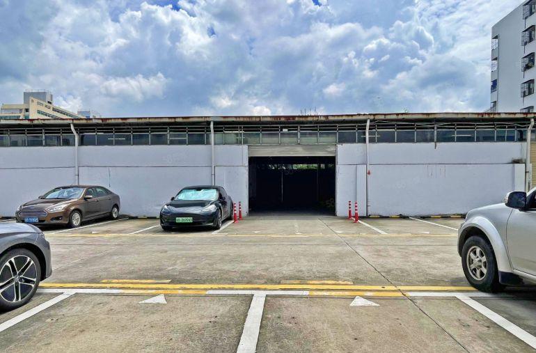 南山西丽新出一楼1980平方 层高6米 可进大车 可分租