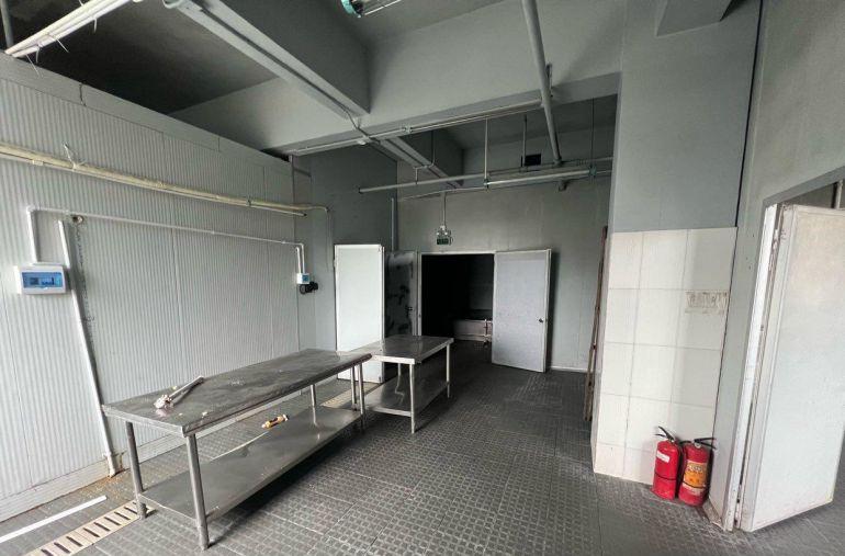 龙岗宝龙街道食品厂房若干车间出租，4000平方，可分租。