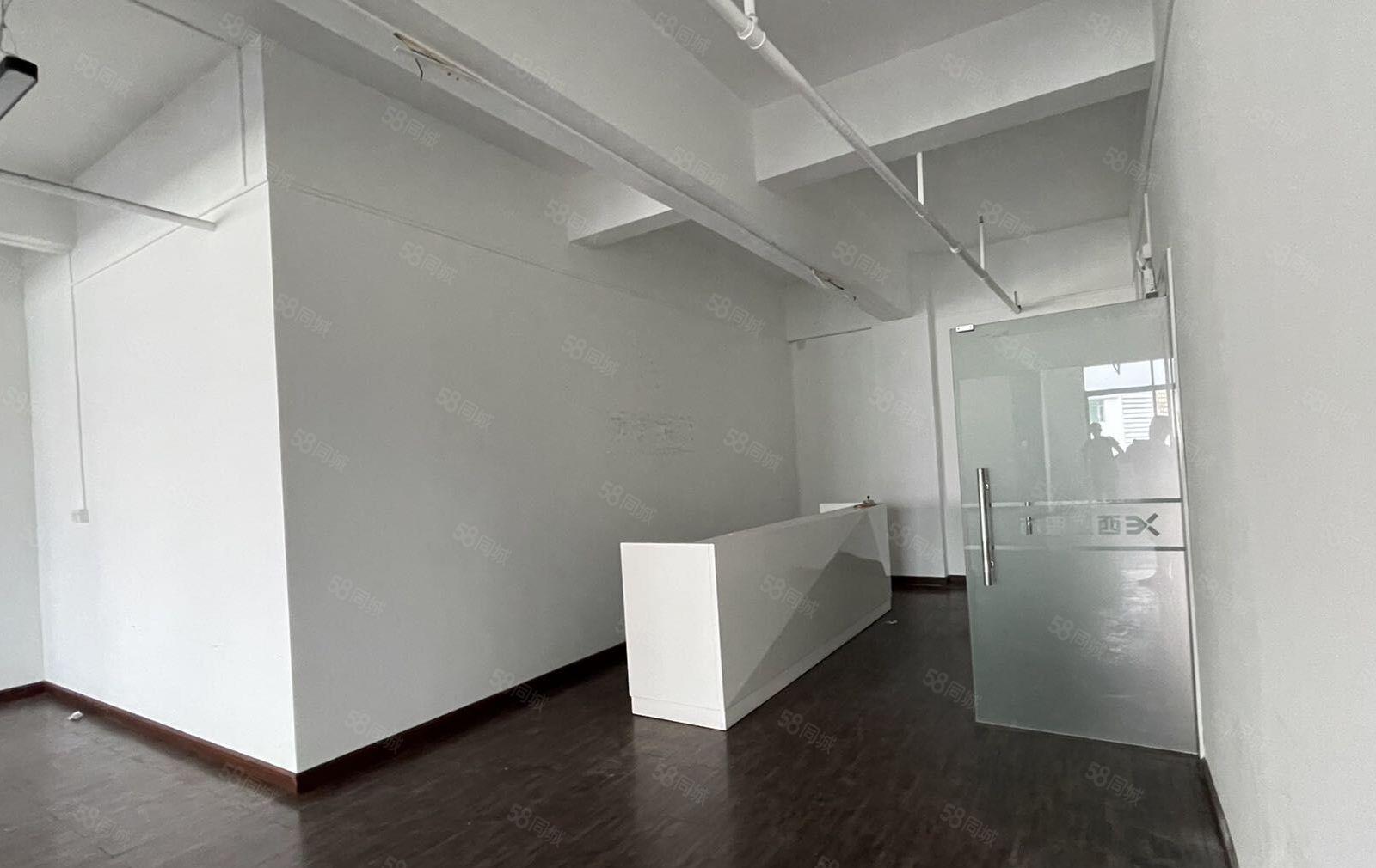 （原房东直租）地铁口整层1100平带装修，3年不递增