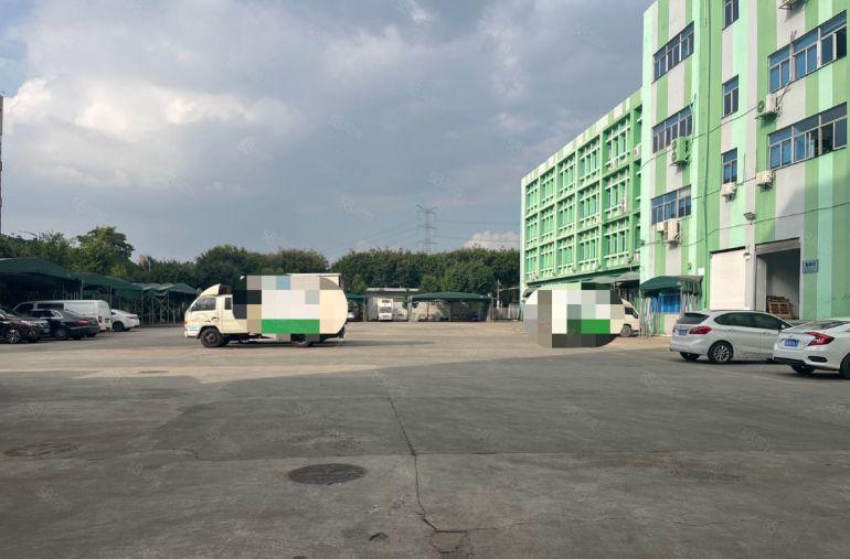 石岩高速出口独门独院厂房18000平方米