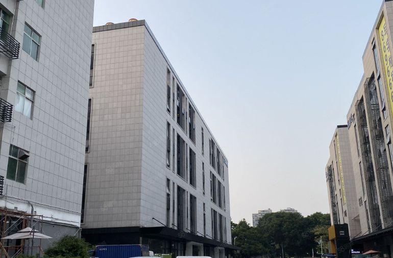 南山西丽大学城地铁口产业园470平赠送大阳台