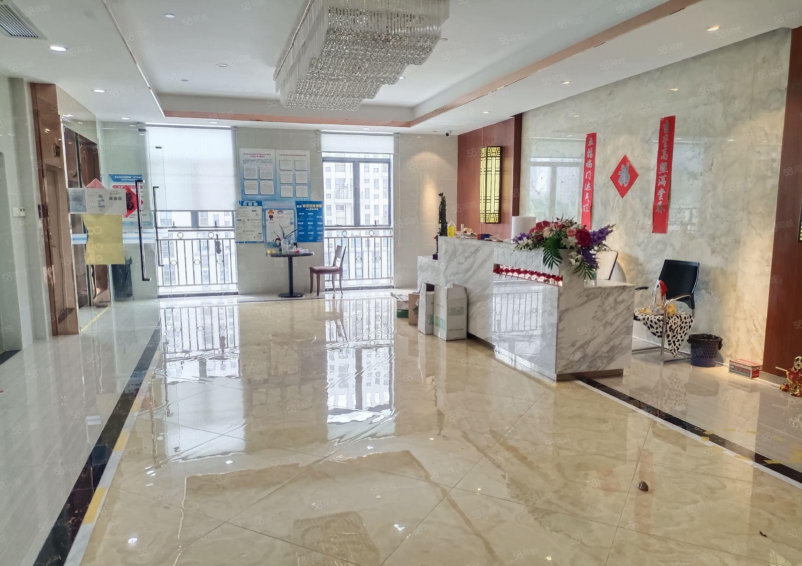 龙华大浪红本厂房3000平出租，带豪华装修大小分租，超大空地