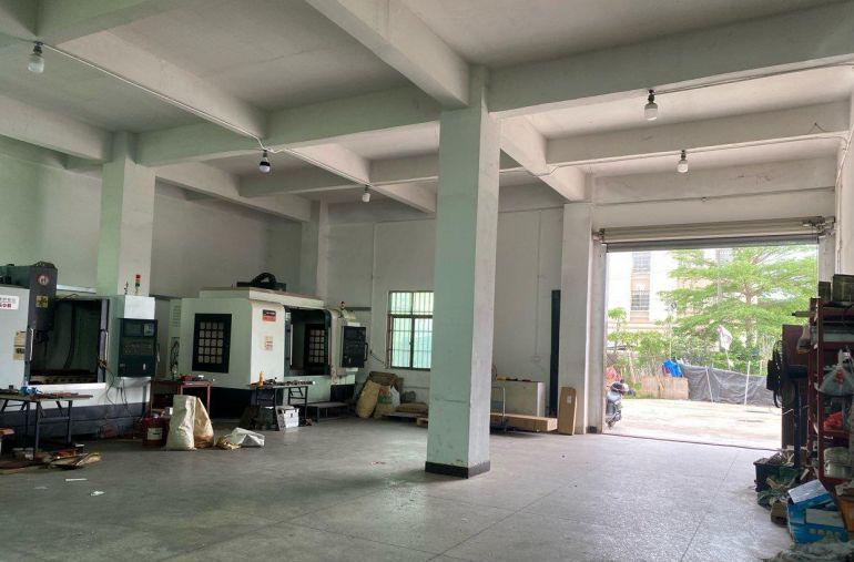 独栋一楼厂房，三箱电，环境好，超大停车场