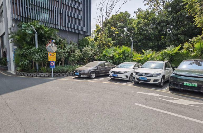 白芒关口一手房东 地铁口3楼1390平米现成装修出去